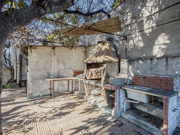Venta Casa 4 ambientes Palomar jardin parrilla