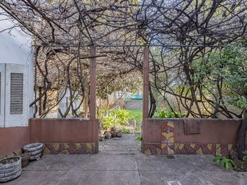 Venta Casa 4 ambientes Palomar jardin parrilla