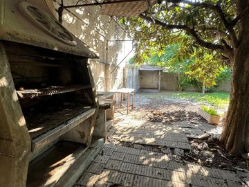Venta Casa 4 ambientes Palomar jardin parrilla