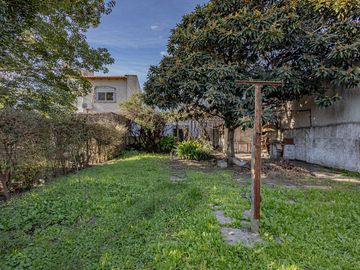 Venta Casa 4 ambientes Palomar jardin parrilla