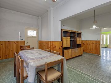 Venta Casa 4 ambientes Palomar jardin parrilla
