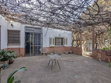 Venta Casa 4 ambientes Palomar jardin parrilla