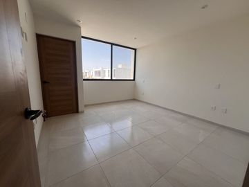 CASA EN FRACC. ALTO LAGO FRENTE A AREA VERDE