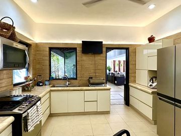 HERMOSA CASA EN VENTA EN MONTEBELLO