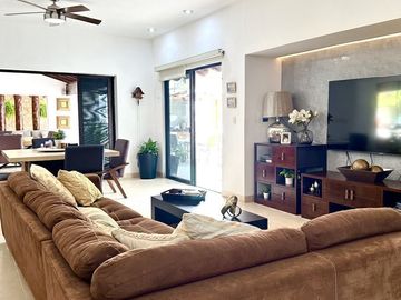 HERMOSA CASA EN VENTA EN MONTEBELLO
