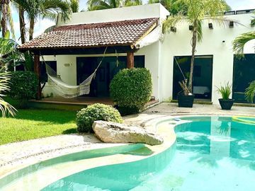 HERMOSA CASA EN VENTA EN MONTEBELLO