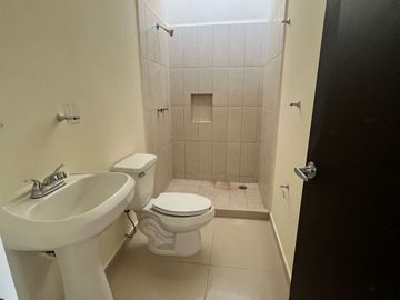 CASA EN VENTA EN FRACC. LOS MEZCALES, CULIACAN, SINALOA