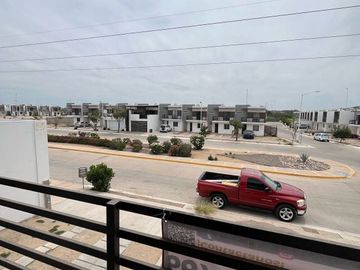 CASA EN VENTA EN FRACC. LOS MEZCALES, CULIACAN, SINALOA