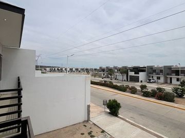 CASA EN VENTA EN FRACC. LOS MEZCALES, CULIACAN, SINALOA