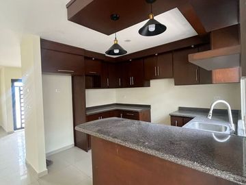 CASA EN VENTA EN FRACC. LOS MEZCALES, CULIACAN, SINALOA