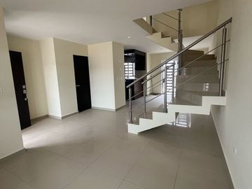 CASA EN VENTA EN FRACC. LOS MEZCALES, CULIACAN, SINALOA