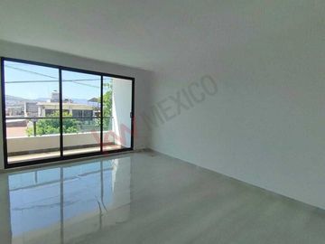Casa en Venta – Diseño Moderno y Alberca en Zona Norte Poniente