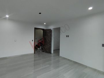 Casa en Venta – Diseño Moderno y Alberca en Zona Norte Poniente