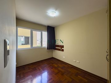 Duplex de 200 m2 con 5 dormitorios y terraza