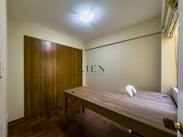 Duplex de 200 m2 con 5 dormitorios y terraza