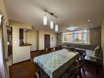 Duplex de 200 m2 con 5 dormitorios y terraza