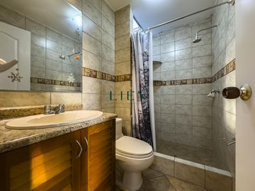 Duplex de 200 m2 con 5 dormitorios y terraza