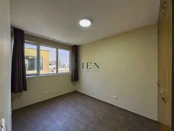Duplex de 200 m2 con 5 dormitorios y terraza