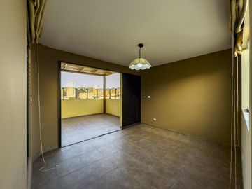 Duplex de 200 m2 con 5 dormitorios y terraza