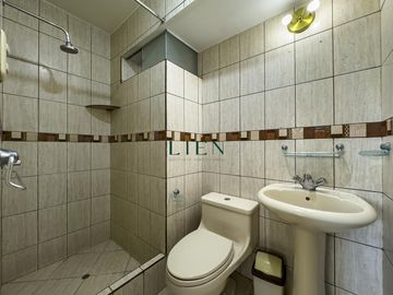 Duplex de 200 m2 con 5 dormitorios y terraza