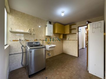 Duplex de 200 m2 con 5 dormitorios y terraza