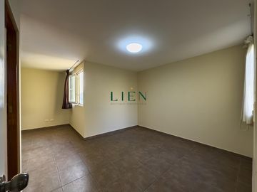 Duplex de 200 m2 con 5 dormitorios y terraza
