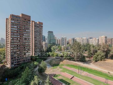 Parque Araucano/Departamento de categoría, renovado y con vista consolidada/3D/3B