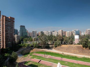 Parque Araucano/Departamento de categoría, renovado y con vista consolidada/3D/3B