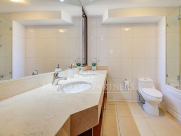 Parque Araucano/Departamento de categoría, renovado y con vista consolidada/3D/3B