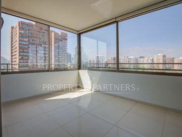 Parque Araucano/Departamento de categoría, renovado y con vista consolidada/3D/3B