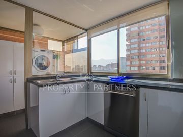 Parque Araucano/Departamento de categoría, renovado y con vista consolidada/3D/3B