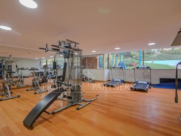 Parque Araucano/Departamento de categoría, renovado y con vista consolidada/3D/3B