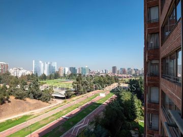 Parque Araucano/Departamento de categoría, renovado y con vista consolidada/3D/3B