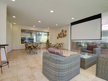 Parque Araucano/Departamento de categoría, renovado y con vista consolidada/3D/3B