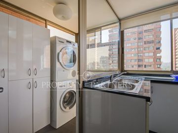 Parque Araucano/Departamento de categoría, renovado y con vista consolidada/3D/3B