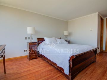 Parque Araucano/Departamento de categoría, renovado y con vista consolidada/3D/3B