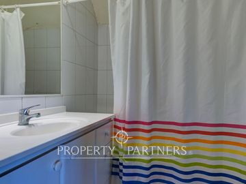 Hermosa casa en zona residencial con gran jardín formado y piscina