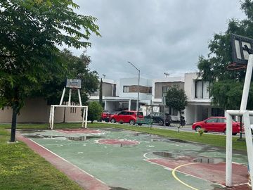 CASA EN VENTA EN ESTANCIAS VALLE DE PLATA APODACA