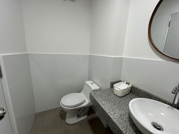 SE VENDE DEPARTAMENTO DE ESTRENO EN SURQUILLO FRENTE A PARQUE