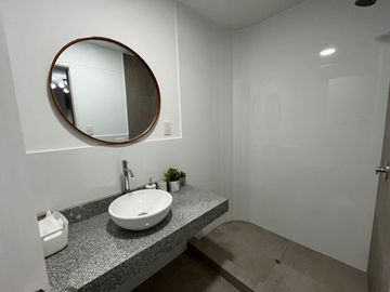 SE VENDE DEPARTAMENTO DE ESTRENO EN SURQUILLO FRENTE A PARQUE