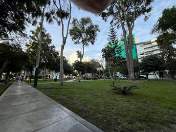 SE VENDE DEPARTAMENTO DE ESTRENO EN SURQUILLO FRENTE A PARQUE