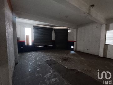 Edificio amplio en venta, 2 locales al frente y 2 niveles. Tapachula Chiapas