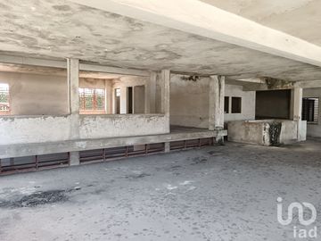 Edificio amplio en venta, 2 locales al frente y 2 niveles. Tapachula Chiapas