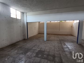 Edificio amplio en venta, 2 locales al frente y 2 niveles. Tapachula Chiapas