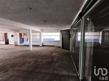 Edificio amplio en venta, 2 locales al frente y 2 niveles. Tapachula Chiapas