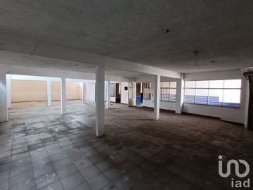 Edificio amplio en venta, 2 locales al frente y 2 niveles. Tapachula Chiapas