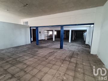 Edificio amplio en venta, 2 locales al frente y 2 niveles. Tapachula Chiapas
