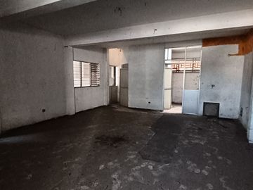 Edificio amplio en venta, 2 locales al frente y 2 niveles. Tapachula Chiapas