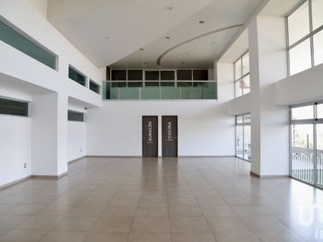 VENTA EN LUMA CITY VIVE EN PENTHOUSE PREMIUM ALBERCA TECHADA AMPLIAS TERRAZAS MILENIO III QUERETARO
