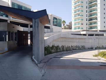 VENTA EN LUMA CITY VIVE EN PENTHOUSE PREMIUM ALBERCA TECHADA AMPLIAS TERRAZAS MILENIO III QUERETARO